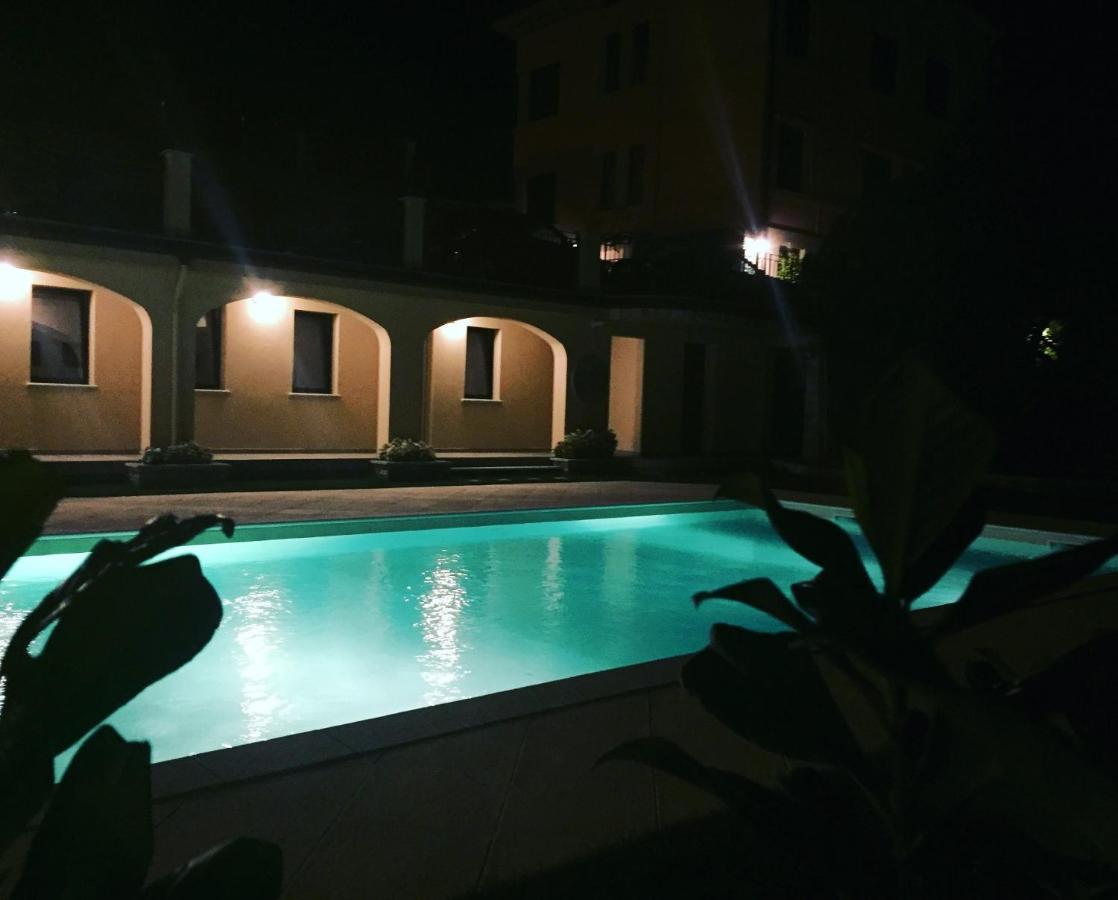 Oleandro 2 Apartment In Villa Cerutti メルゴッツォ エクステリア 写真